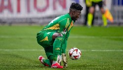 Các đội bóng Saudi Arabia muốn giải cứu Onana