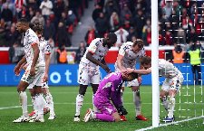 Bayern Munich rơi vào tình cảnh khó tin ở vị trí thủ môn