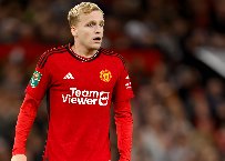 MU tống khứ Van de Beek