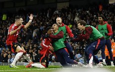 MU ngược dòng đánh Man City tại Etihad