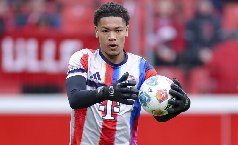 Bayern Munich điền tên thủ môn 16 tuổi cho Cúp C1 châu Âu
