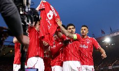 Nottingham viết lại lịch sử sau hơn 40 năm chờ đợi