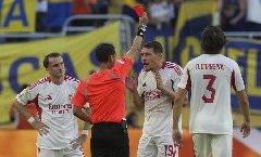 Mưa thẻ đỏ xuất hiện tại FIFA Club World Cup