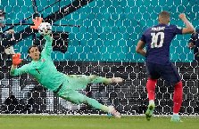 Luật đá phạt đền sắp có thay đổi lịch sử