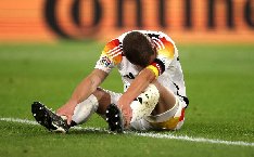 Đội trưởng ôm chân đau đớn, Đức trả giá đắt cho màn vùi dập Bosnia