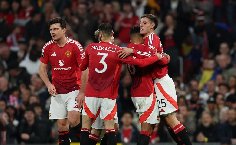 MU ngược dòng không tưởng vào bán kết Cúp C2