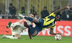 Soi kèo phạt góc Fenerbahce vs Lyon, 2h00 ngày 19/8