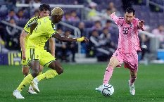 Messi chạm mốc 900 bàn thắng nhanh nhất lịch sử