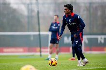 Kukonki - cầu thủ kém Evans 20 tuổi vừa được gọi lên đội một MU là ai?