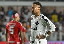Đội bóng của Neymar bất ngờ thay HLV ngay đầu mùa giải