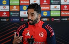 HLV Amorim cảnh báo học trò trước chung kết Cúp C2 với Tottenham