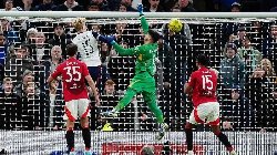 Bayindir mắc sai lầm tai hại trong lần hiếm hoi bắt thay Onana