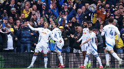 Kết quả bóng đá hôm nay tối 21/4: Leeds United hủy diệt Stoke City