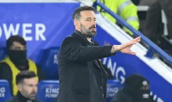 Leicester rớt hạng, Van Nistelrooy đối mặt nguy cơ ‘bay ghế’