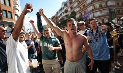 CĐV MU và Tottenham hỗn chiến dữ dội trước thềm chung kết Cúp C2