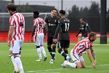 Nunez giúp Liverpool nhấn chìm Stoke với cú hat-trick đẳng cấp