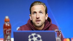 Harry Kane tự tin đối đầu Lewandowski