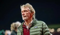 Trong cơn khốn cùng, MU lại cắt giảm lương các huyền thoại