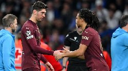 Man City nhận tin dữ từ John Stones