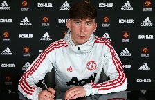 Cựu tiền vệ MU: ‘Câu trả lời lấp lửng của ông ta khiến tôi phải rời Old Trafford’