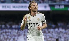 Modric nhận nhiều đề nghị hấp dẫn từ Qatar, Saudi Arabia và Mỹ