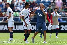 HLV Enrique công khai chỉ trích mặt sân Club World Cup