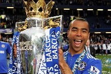 Ashley Cole được vinh danh cùng dàn huyền thoại Ngoại hạng Anh