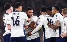 Sao ĐT Anh gây tranh cãi khi không buồn ăn mừng bàn thắng vào lưới Latvia