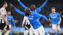 Kết quả bóng đá hôm nay 26/1: Napoli vượt qua Juventus