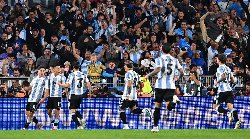 Argentina gieo ác mộng cho Brazil dù đã có vé tham dự World Cup