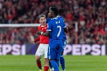Benfica bị trừng phạt vì hành vi phân biệt chủng tộc với Vinicius