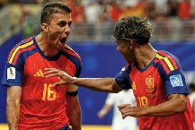 Soi kèo thẻ phạt Uruguay vs Tây Ban Nha, 07h00 ngày 27/06