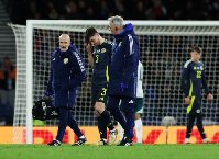 Cú sốc Andrew Robertson ập đến với Liverpool