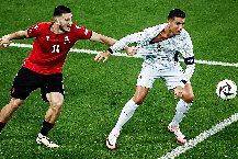 Ronaldo đòi penalty không thành, nhận ngay án phạt