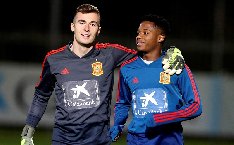 Lộ diện 2 ngôi sao chắc chắn bị Barcelona thanh lý trong hè 2025