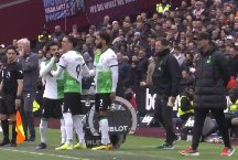 Salah thêm dầu vào lửa sau vụ cãi nhau với Klopp