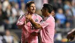 Messi và Suarez bắt tay lập đội bóng tại Uruguay