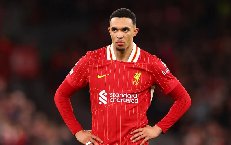 Barca khiến Real Madrid lo sốt vó với kế hoạch nẫng tay trên Alexander-Arnold