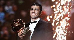 Vượt mặt Vinicius, Rodri giành Quả bóng vàng 2024