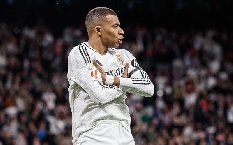 Mbappe cân bằng thành tích của Ronaldo