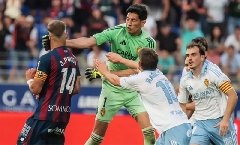 Thủ môn ĐT Argentina bị treo giò 13 trận vì đấm thẳng mặt đối thủ