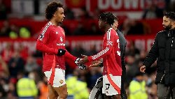 Một ngôi sao bị CĐV MU la ó ngay sau khi rời sân